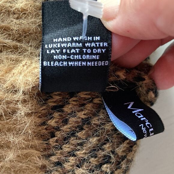 Marcus Adler Animal Print Beanie - Picture 7 of 9